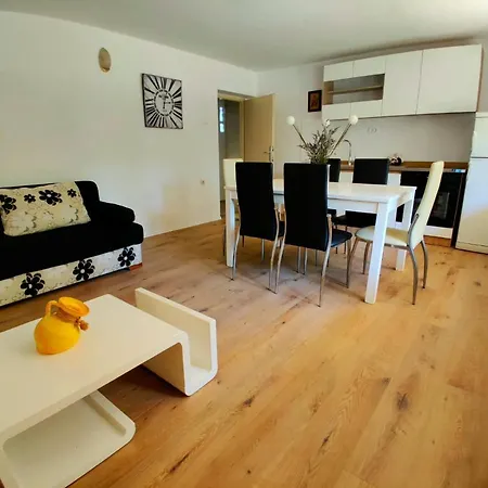 Roko Apartment *