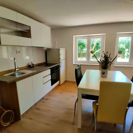Roko Apartment *